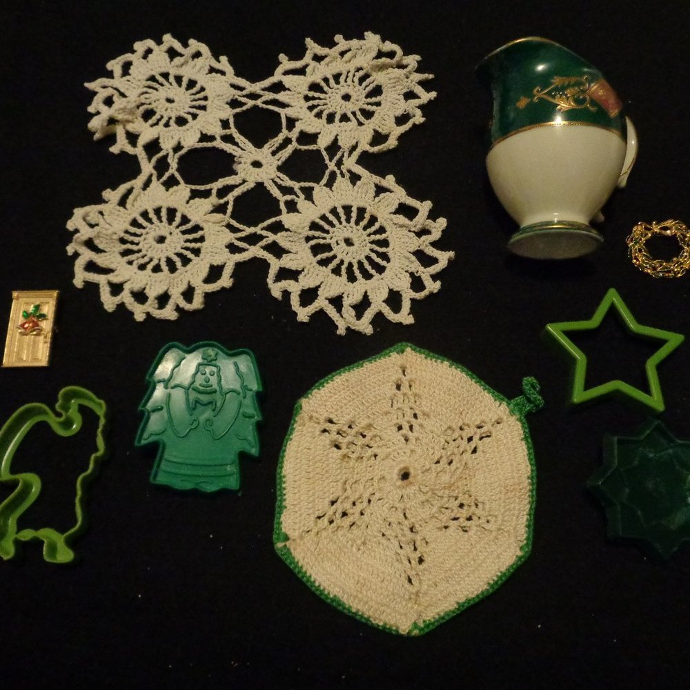 JUNK DRAWER VINTAGE GREENS CREAMER, DOILYS, JEWELRY & DODADS LOT